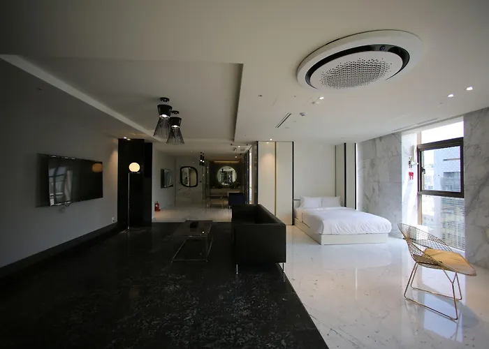 Stayrak Hotel 2*