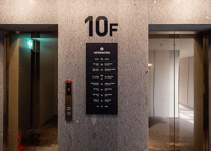 Stayrak Hotel