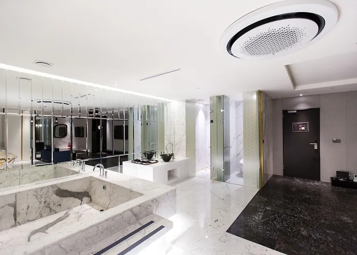 Stayrak Hotel